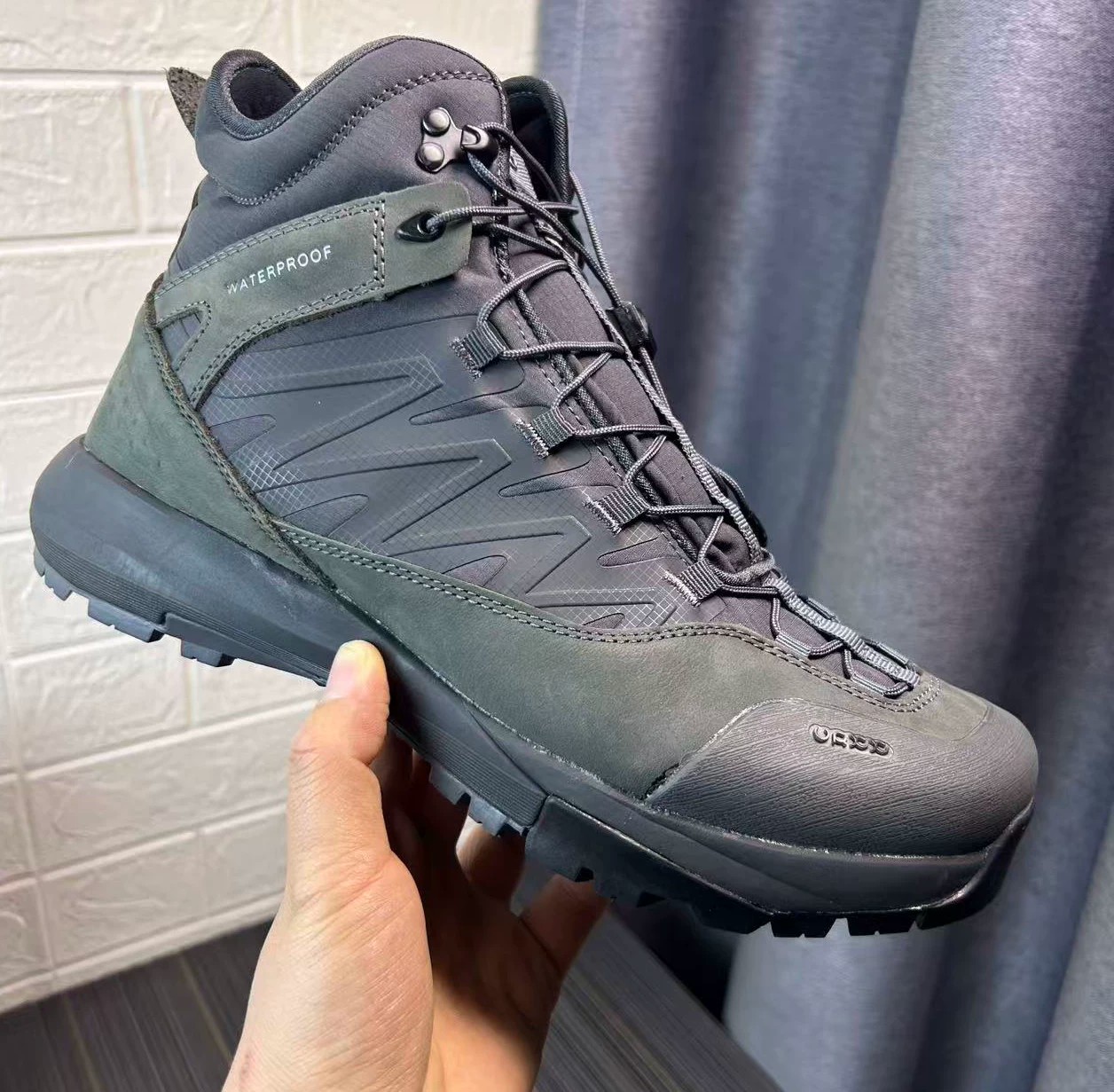 Streetwear Brands 2026 - Scarpe da Trekking in Pelle di