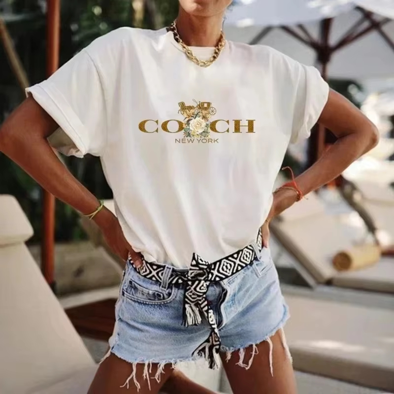 Streetwear Brand With Flower Logo - T-shirt di Lusso con Logo Classico